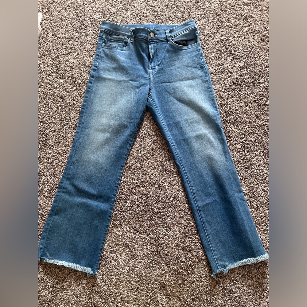 J Brand Selena Mid-Rise Cropped Boot-Cut Size